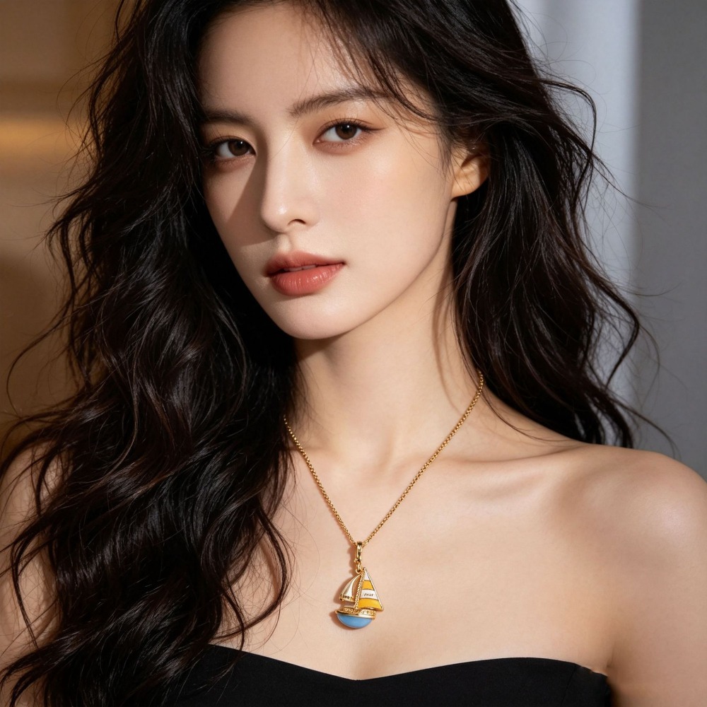 Initial Letter Necklace 18K Gold - Elegancki naszyjnik z zawieszką w kształcie